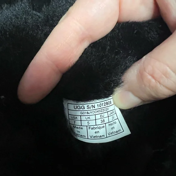 UGG Naveah Classic Bailey Boots Black Size 7 - Picture 10 of 14